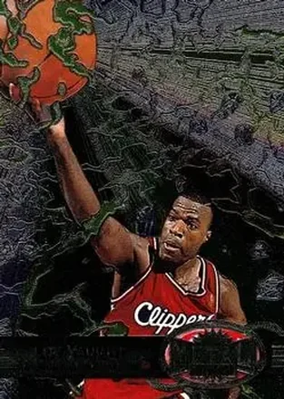 1997-98 Metal Universe #29 - Loy Vaught - Los Angeles Clippers