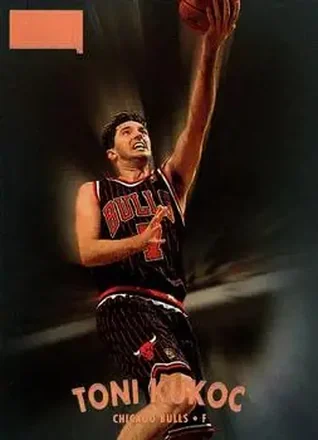 1997-98 SkyBox Premium #39 Toni Kukoc