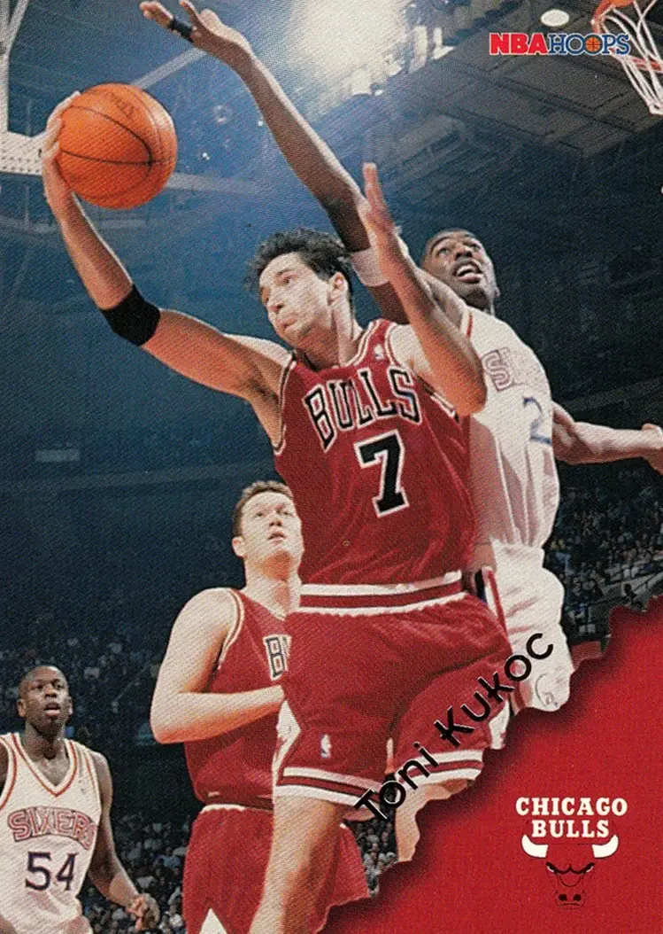 1996-97 Hoops #22 Toni Kukoc
