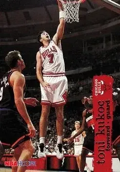 1995-96 Hoops #22 Toni Kukoc