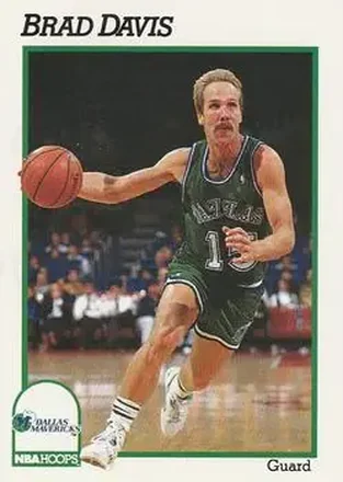 1991-92 Hoops #44 - Brad Davis - Dallas Mavericks