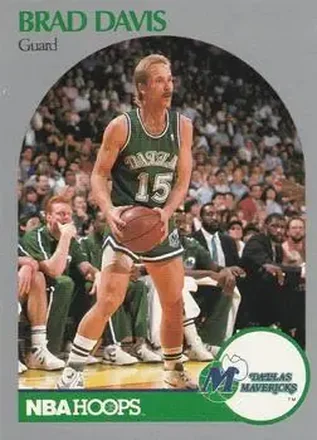1990-91 Hoops #84 - Brad Davis - Dallas Mavericks