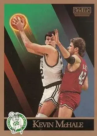 1990-91 SkyBox #19 - Kevin McHale - Boston Celtics