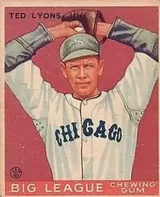 1933 Goudey (R319) #7 Ted Lyons