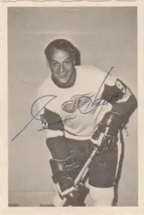 1970-71 O-Pee-Chee #18 Deckle Edge Photos Gordie Howe