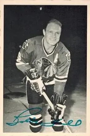 1970-71 O-Pee-Chee #30 Deckle Edge Photos Bobby Hull
