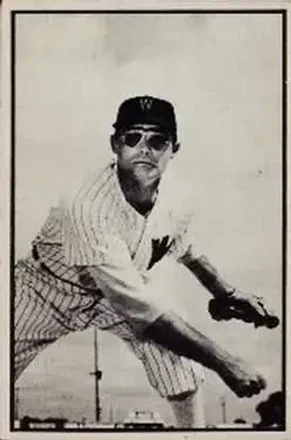 1953 Bowman Black & White #9 Walt Masterson