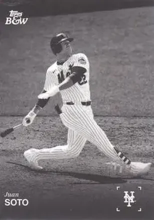 2025 Topps Black & White #082 Juan Soto