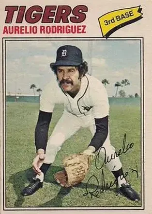 1977 O-Pee-Chee #136 Aurelio Rodriguez