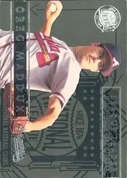1995 Ultra - League Leaders Gold Medallion #8 - Greg Maddux - Atlanta Braves - Front