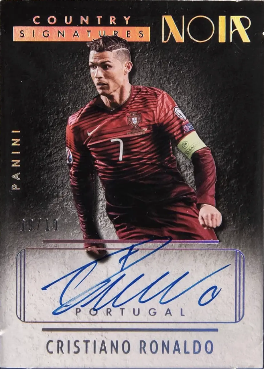 2016-17 Panini Noir - Country Signatures Platinum #CO-CR7 - Cristiano Ronaldo - Portugal - Front 2016-17 Panini Noir - Country Signatures Platinum #CO-CR7 - Cristiano Ronaldo - Portugal - Front