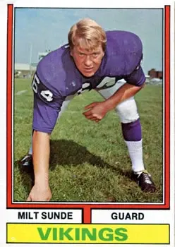1974 Topps #57 - Milt Sunde - Minnesota Vikings