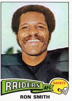 1975 Topps #171 - Ron Smith - Oakland Raiders - Front