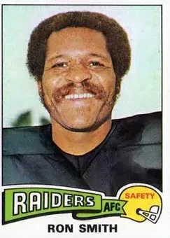 1975 Topps #171 - Ron Smith - Oakland Raiders