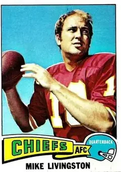 1975 Topps #228 - Mike Livingston - Kansas City Chiefs