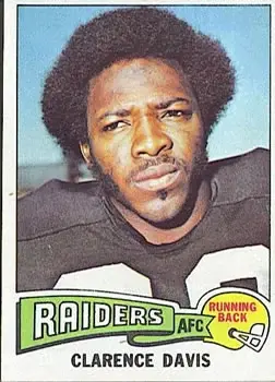 1975 Topps #278 - Clarence Davis - Oakland Raiders