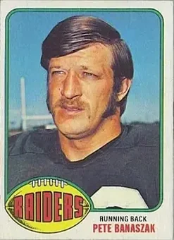 1976 Topps #323 - Pete Banaszak - Oakland Raiders