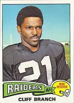 1975 Topps #524 - Cliff Branch - Oakland Raiders