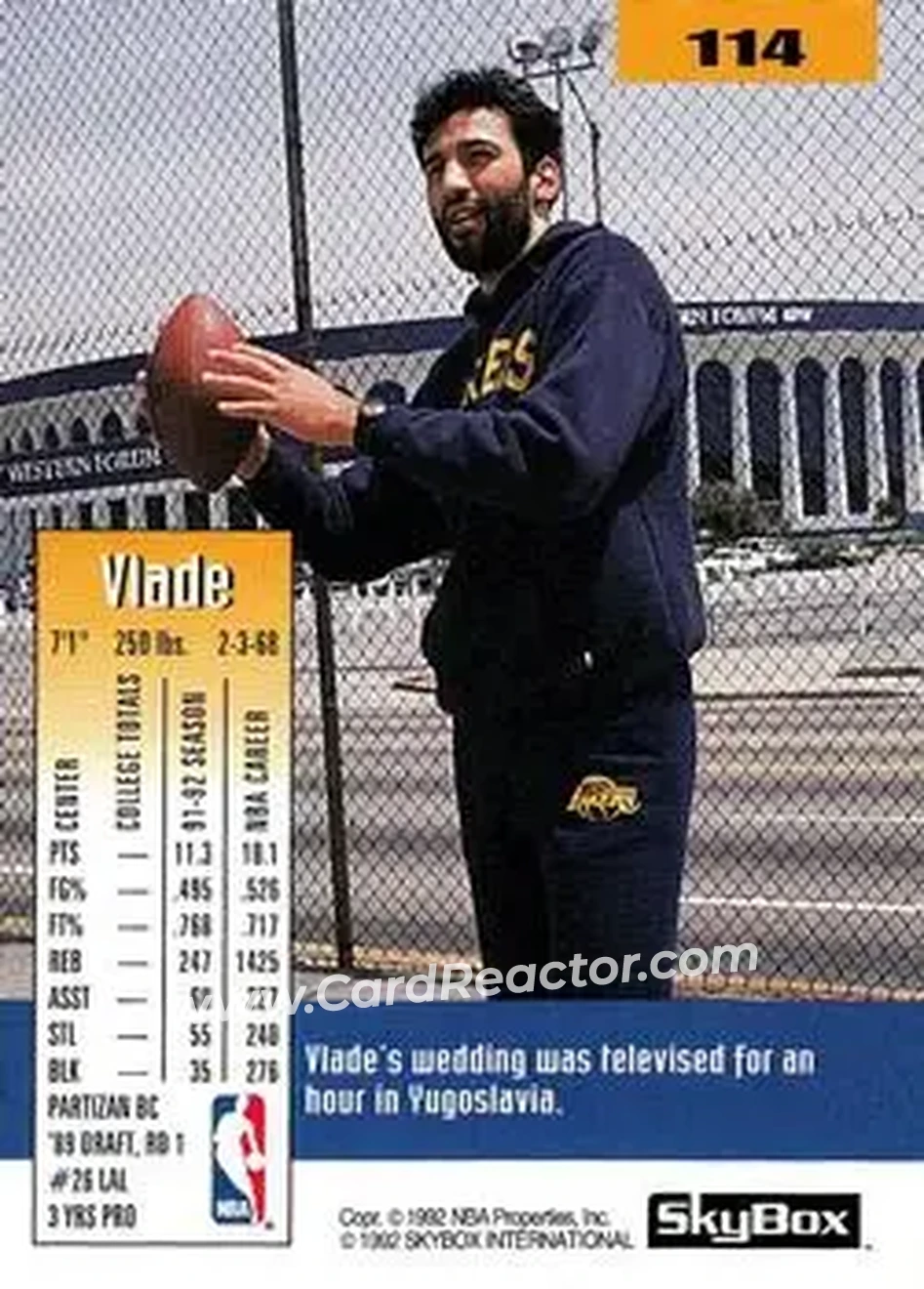 1992-93 SkyBox #114 - Vlade Divac - Los Angeles Lakers - Back