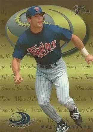 1995 Flair - Wave of the Future #3 - Marty Cordova - Minnesota Twins 1995 Flair - Wave of the Future #3 - Marty Cordova - Minnesota Twins
