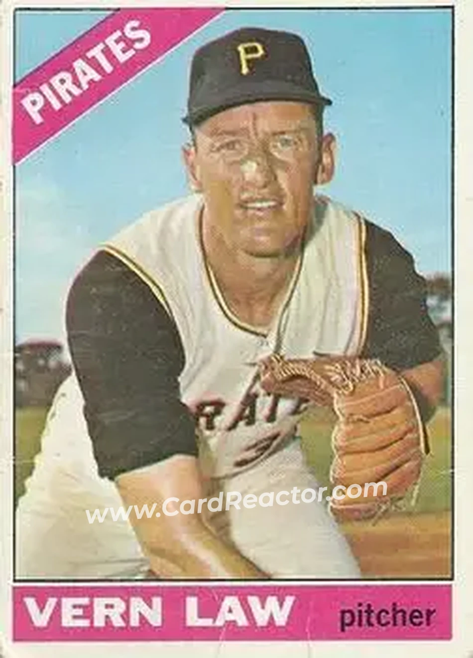 1966 O-Pee-Chee #15 - Vern Law - Pittsburgh Pirates - Front