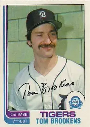 1982 O-Pee-Chee #11 - Tom Brookens - Detroit Tigers 1982 O-Pee-Chee #11 - Tom Brookens - Detroit Tigers