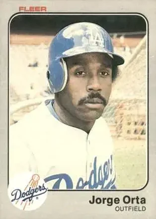 1983 Fleer #215 - Jorge Orta - Los Angeles Dodgers
