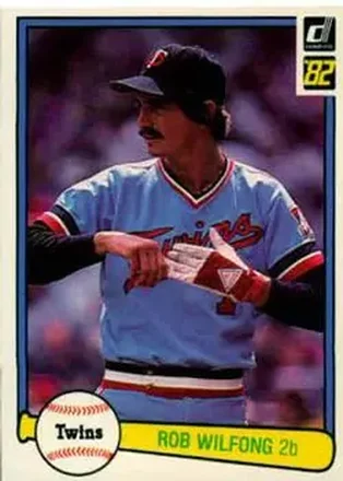 1982 Donruss #130 - Rob Wilfong - Minnesota Twins 1982 Donruss #130 - Rob Wilfong - Minnesota Twins