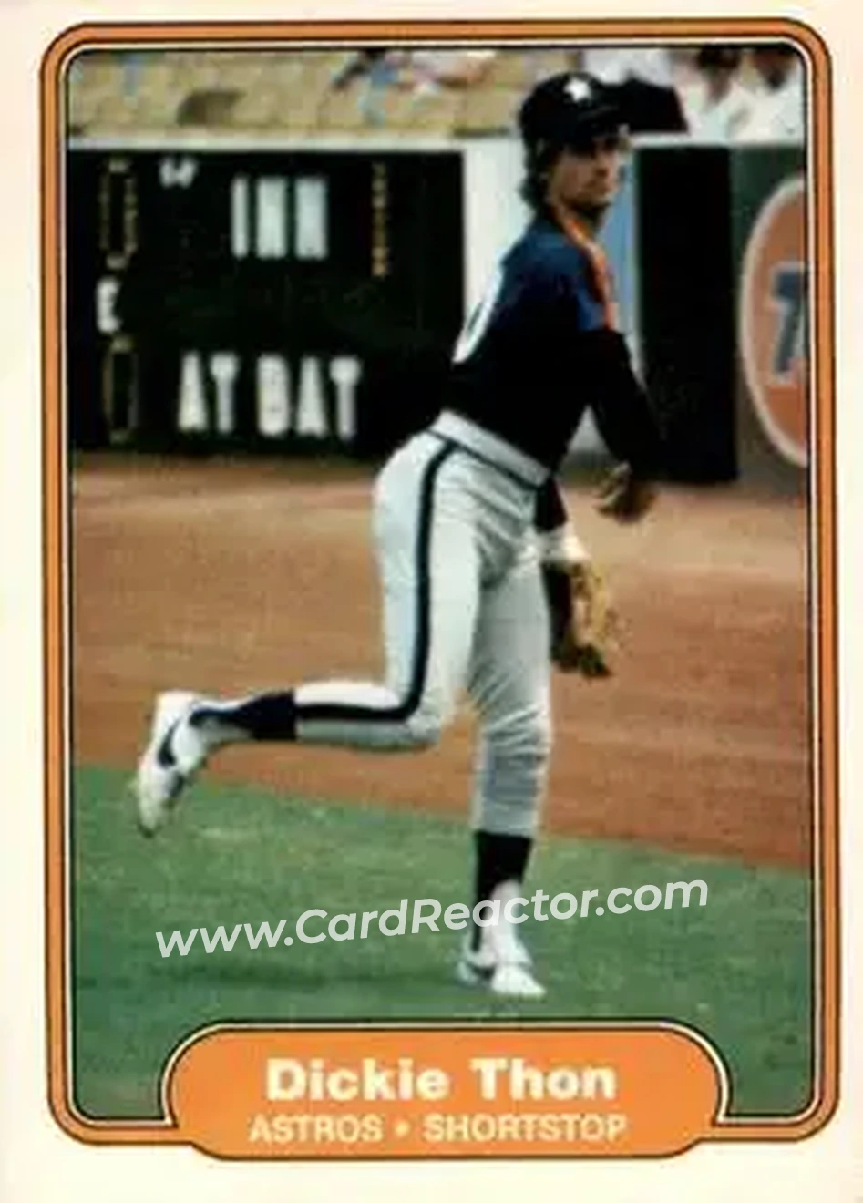 1982 Fleer #235 - Dickie Thon - Houston Astros - Front