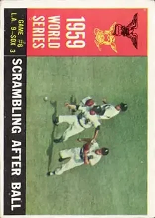 1960 Topps #390 - 1959 World Series Game #6 - Scrambling After Ball WS, VAR - Chicago White Sox - Chicago White Sox