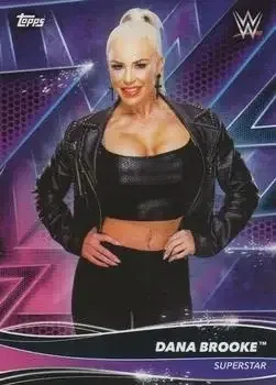 2021 Topps WWE Superstars feature card