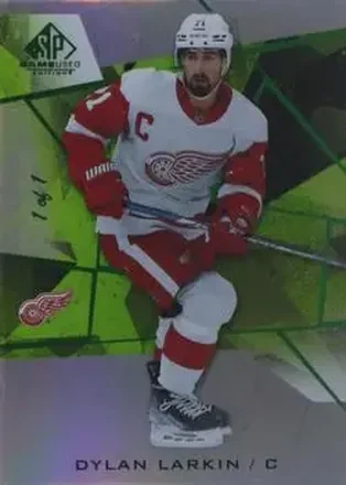2021-22 SP Game Used - Green Fragment #35 - Dylan Larkin - Detroit Red Wings