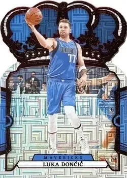 2023-24 Panini Crown Royale feature card