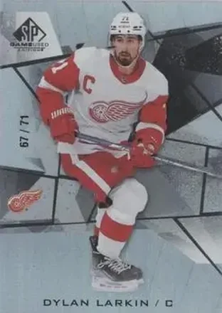 2021-22 SP Game Used #35 - Dylan Larkin - Detroit Red Wings