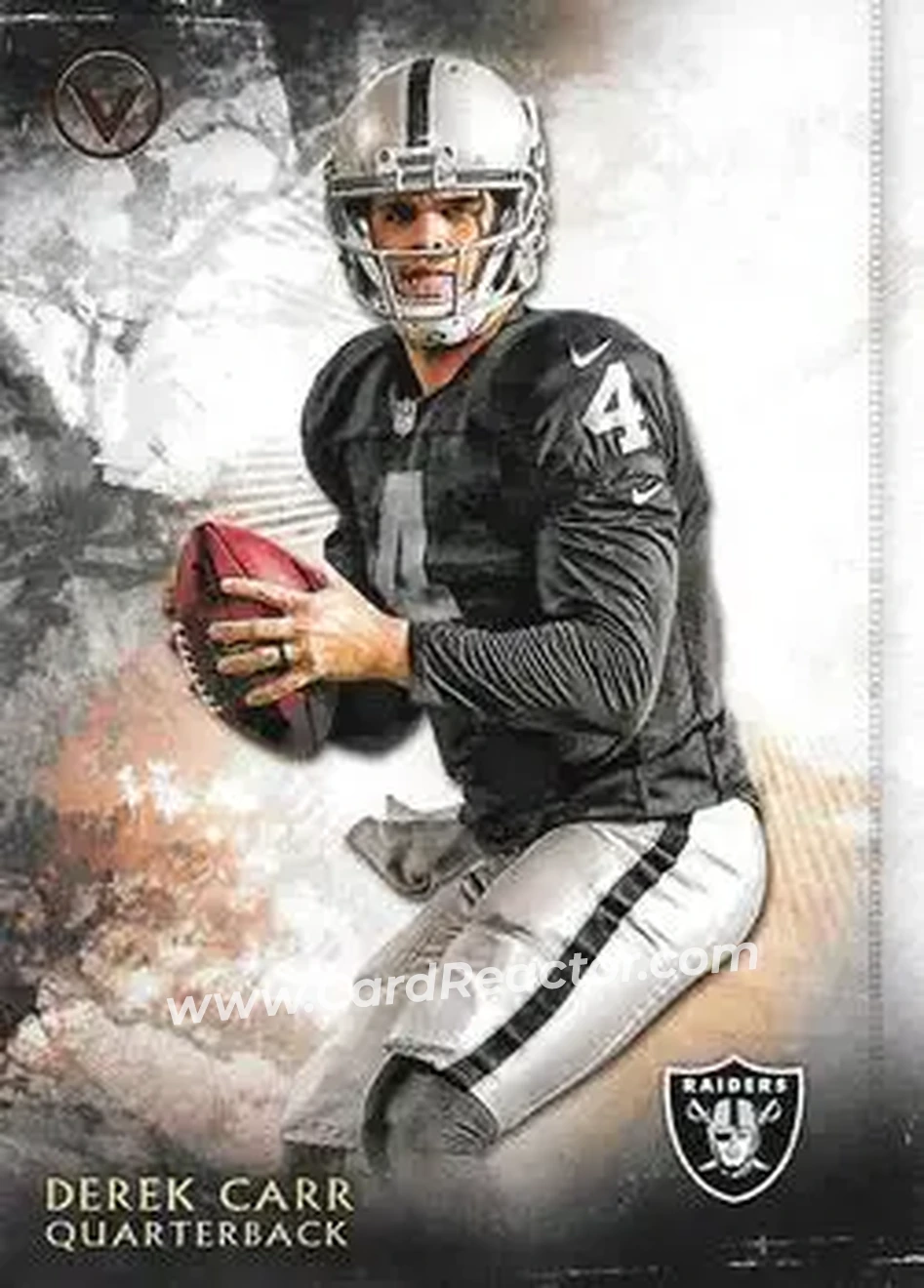 2015 Topps Valor #28 - Derek Carr - Oakland Raiders - Front