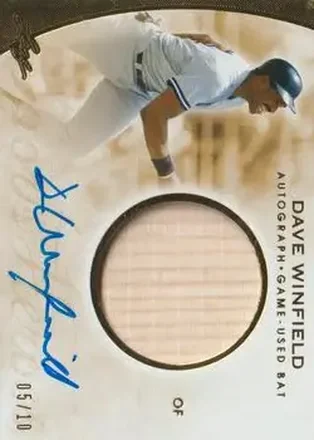 2014 Leaf Q - Autographed Memorabilia Gold #AM-DW2 - Dave Winfield