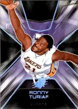 Front of Ronny Turiaf