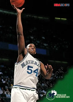 1996-97 Hoops #34 - Popeye Jones - Dallas Mavericks