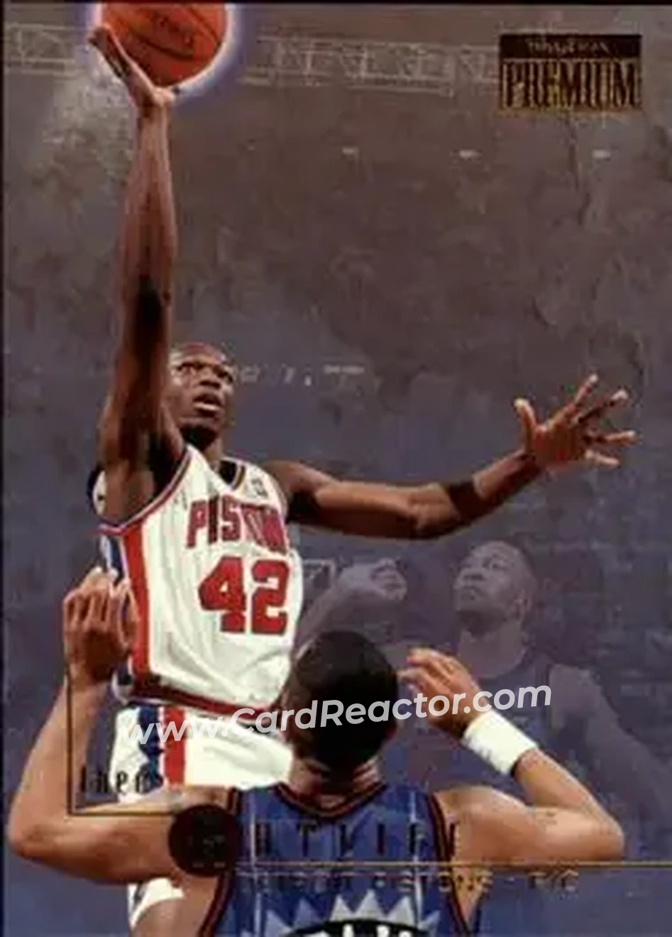 1996-97 SkyBox Premium #36 - Theo Ratliff - Detroit Pistons - Front