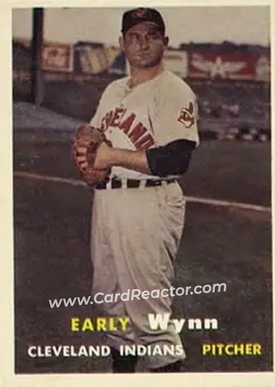 1957 Topps #40 - Early Wynn - Cleveland Indians