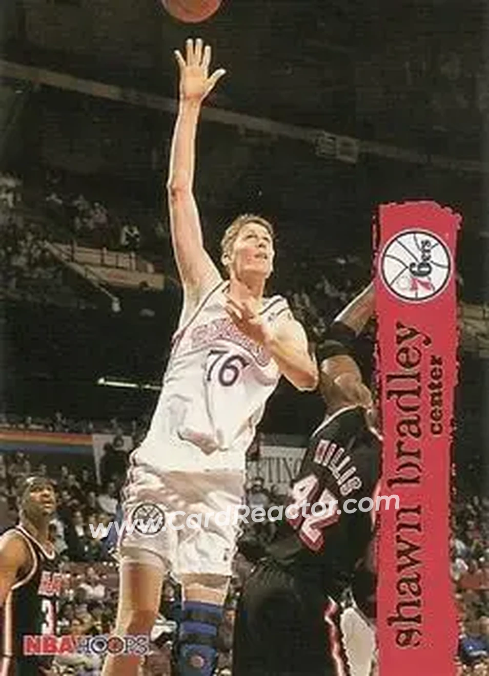 1995-96 Hoops #121 - Shawn Bradley - Philadelphia 76ers - Front