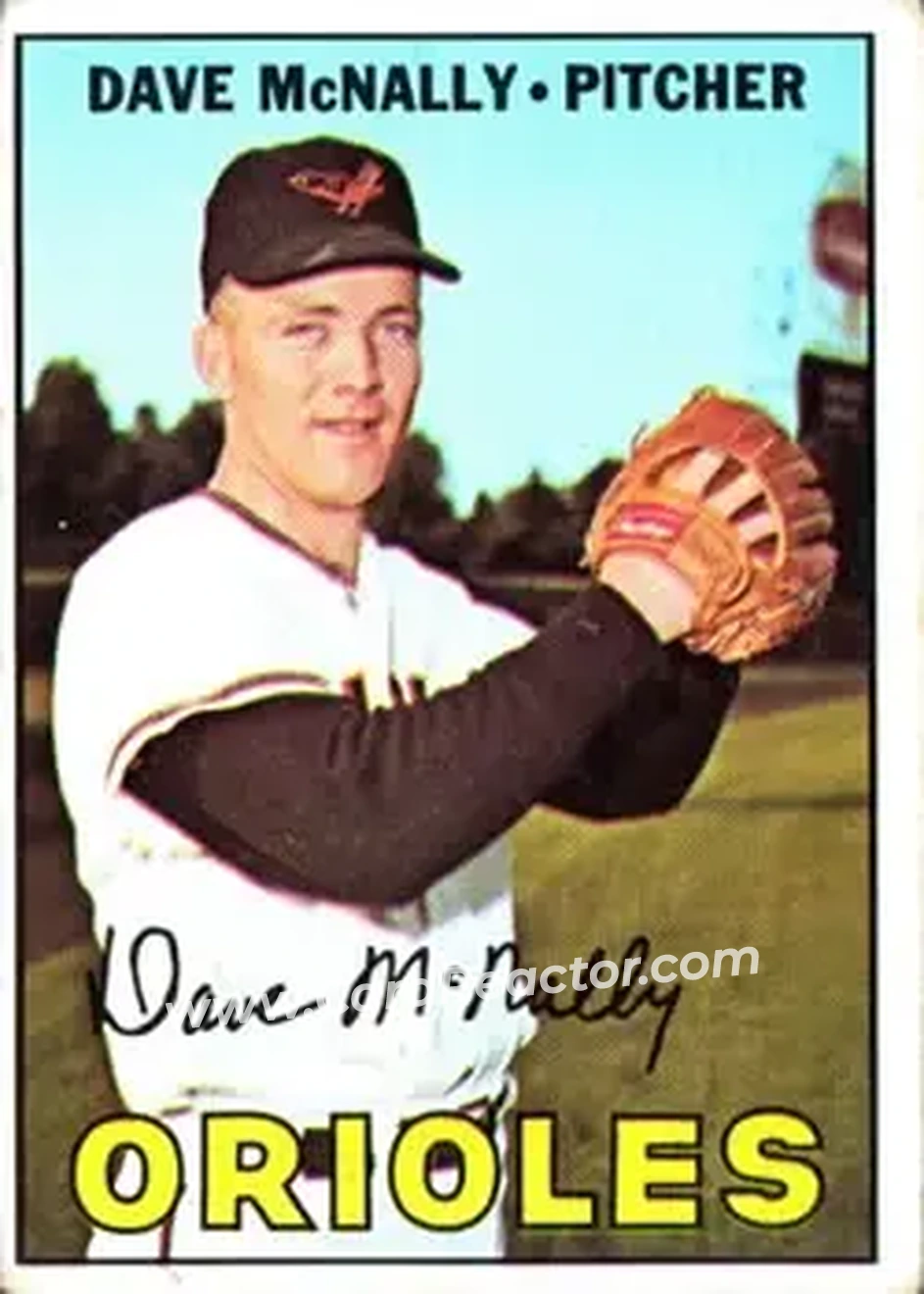 1967 Topps #382 - Dave McNally - Baltimore Orioles - Front