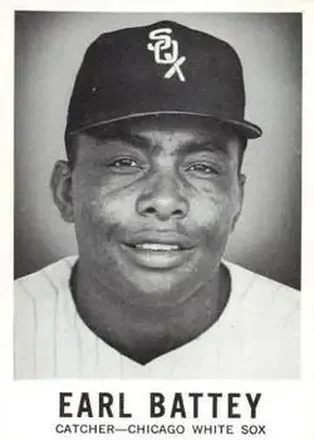 1960 Leaf #66 - Earl Battey - Chicago White Sox