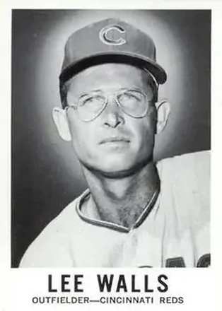 1960 Leaf #111 - Lee Walls - Cincinnati Reds