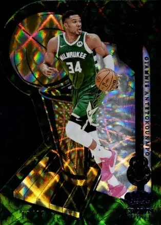 2023-24 Panini Crown Royale - Crystal Purple #59 - Giannis Antetokounmpo - Milwaukee Bucks