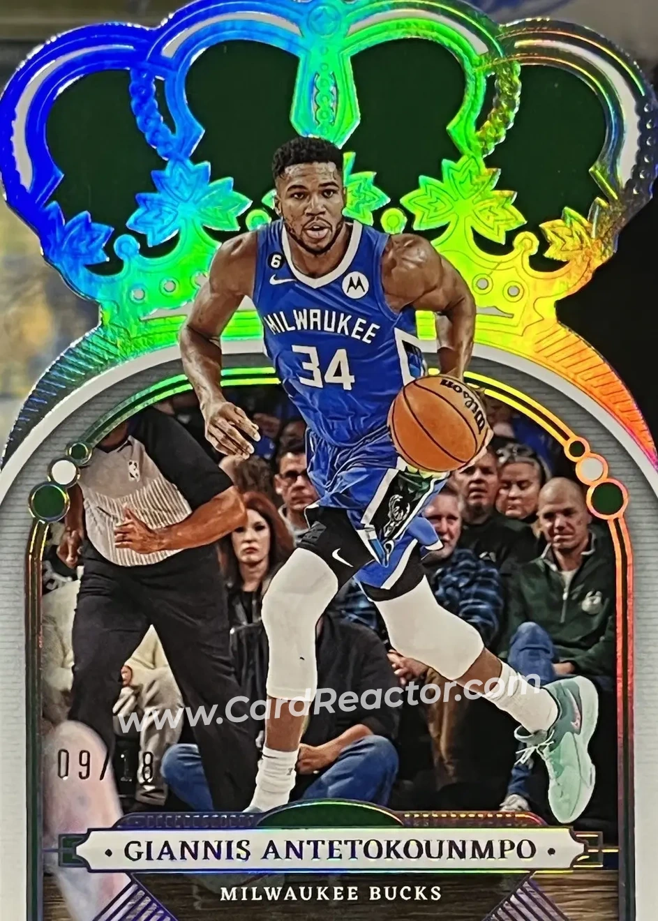 2023-24 Panini Crown Royale - International Silver #59 - Giannis Antetokounmpo - Milwaukee Bucks