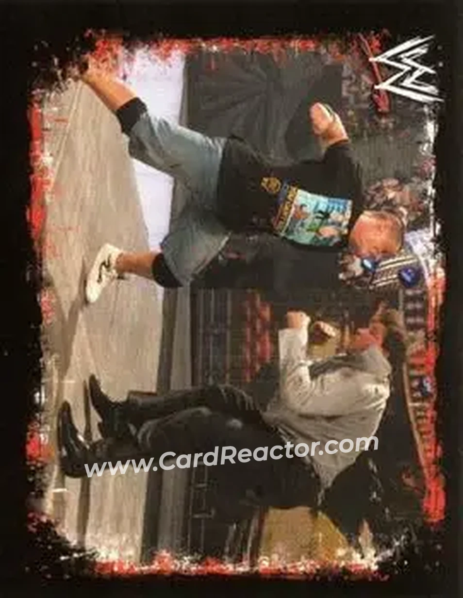 2009 Topps WWE Rivals Spanish #9 - John Cena - Front
