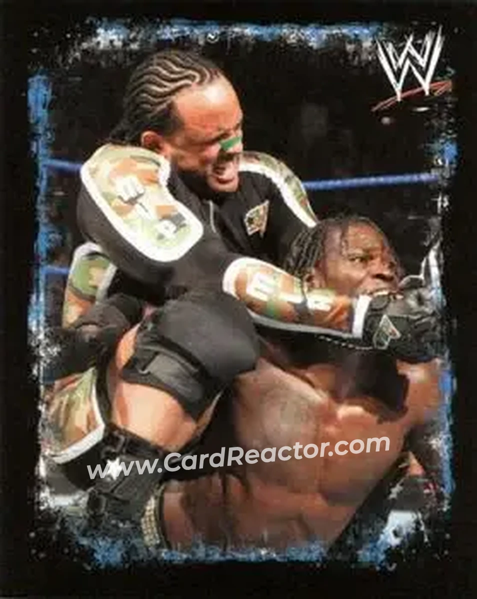 2009 Topps WWE Rivals Spanish #145 - MVP - Front