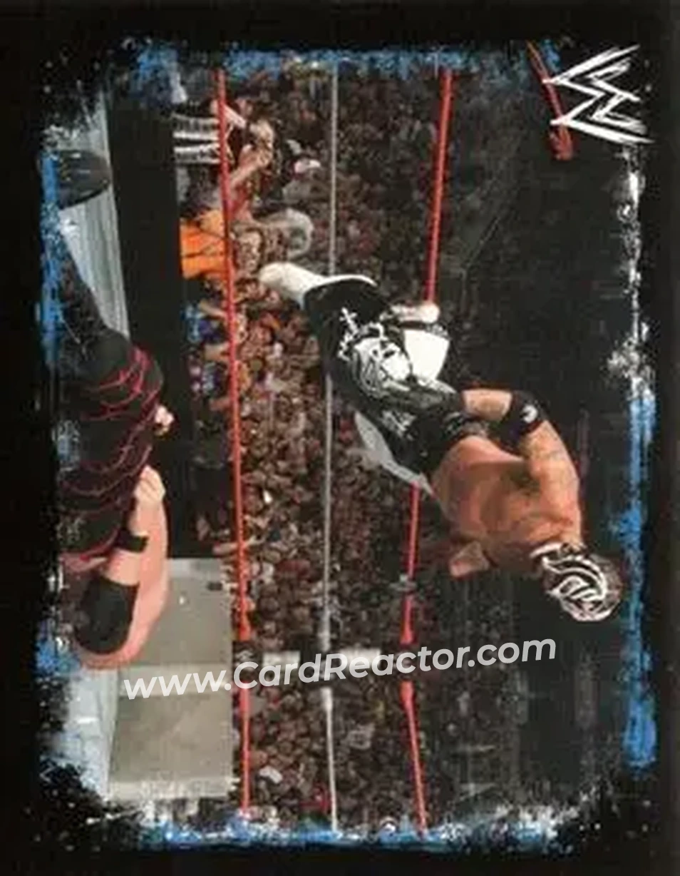 2009 Topps WWE Rivals Spanish #179 - Rey Mysterio - Front