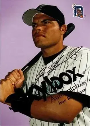2004 SkyBox Autographics - Royal Insignia #40 - Ivan Rodriguez - Detroit Tigers
